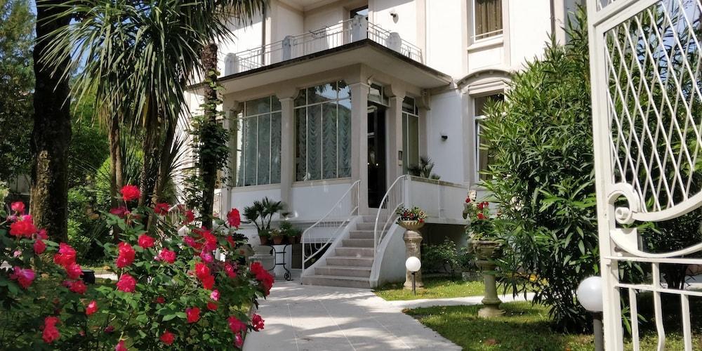 Hotel Villa Delle Palme Венеция Лидо Екстериор снимка
