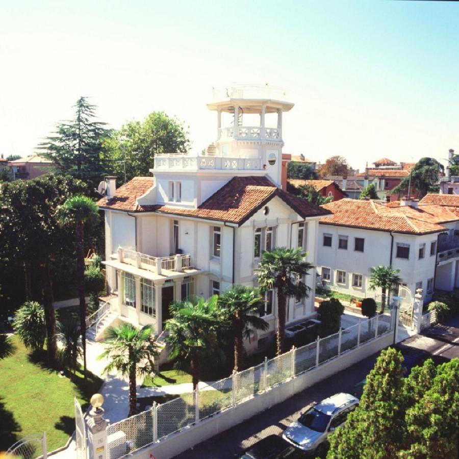 Hotel Villa Delle Palme Венеция Лидо Екстериор снимка