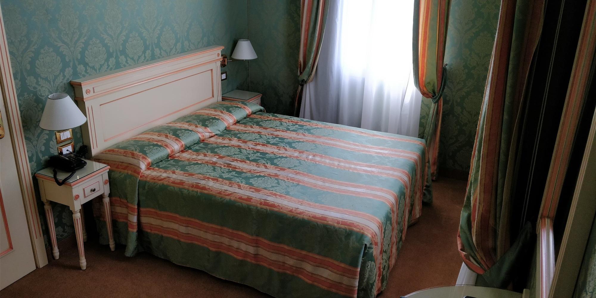 Hotel Villa Delle Palme Венеция Лидо Екстериор снимка