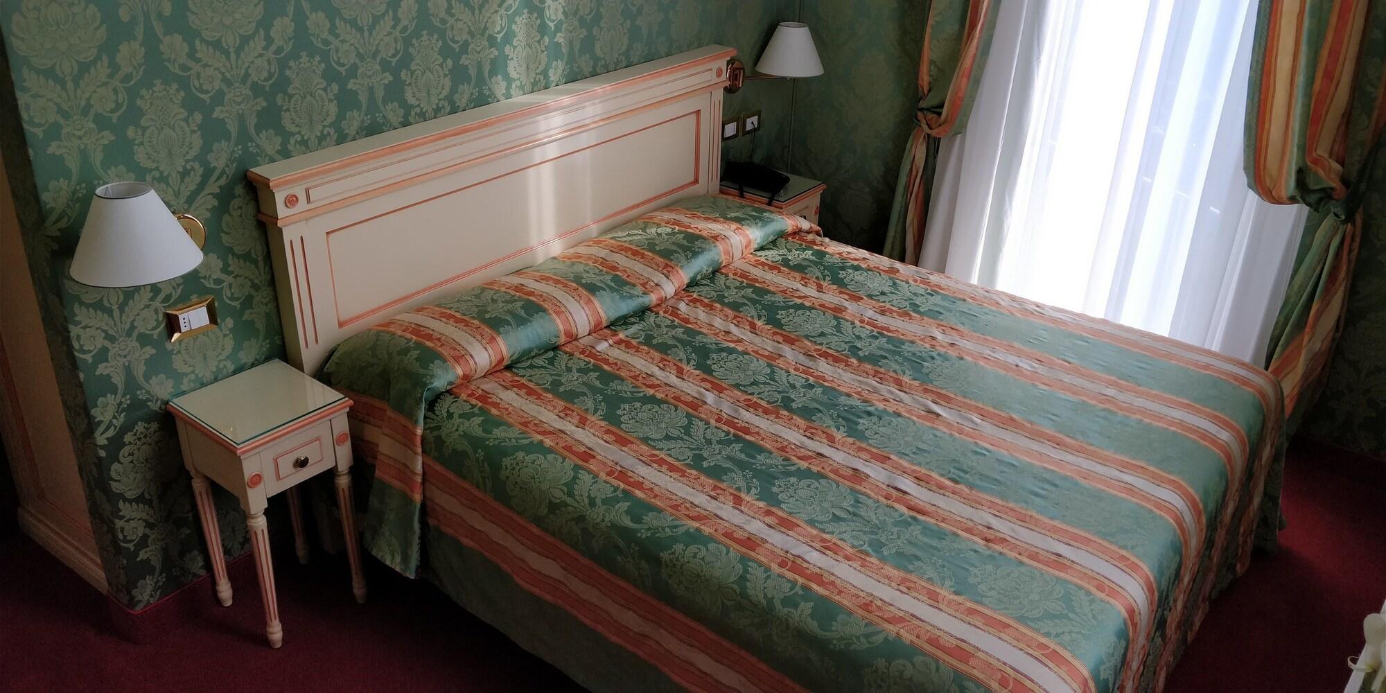 Hotel Villa Delle Palme Венеция Лидо Екстериор снимка