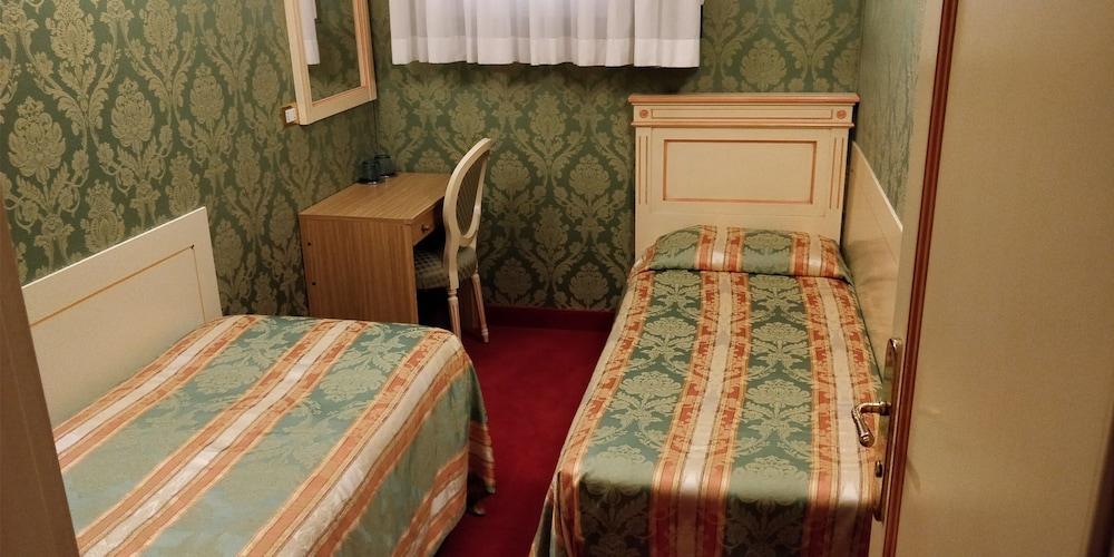 Hotel Villa Delle Palme Венеция Лидо Екстериор снимка