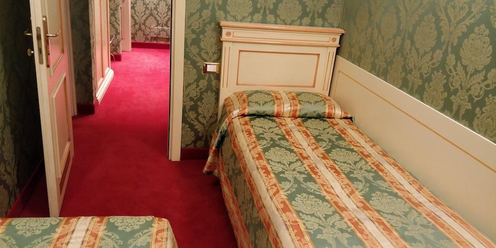 Hotel Villa Delle Palme Венеция Лидо Екстериор снимка