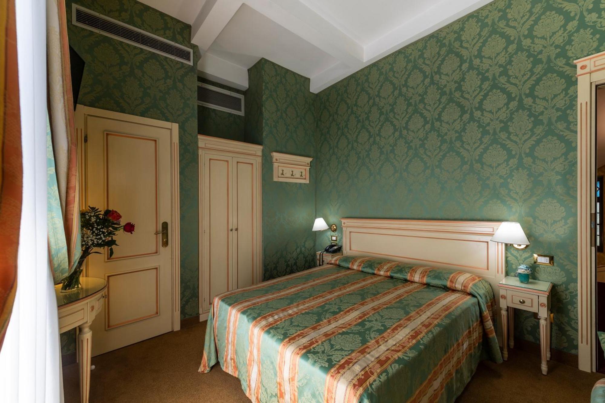 Hotel Villa Delle Palme Венеция Лидо Екстериор снимка