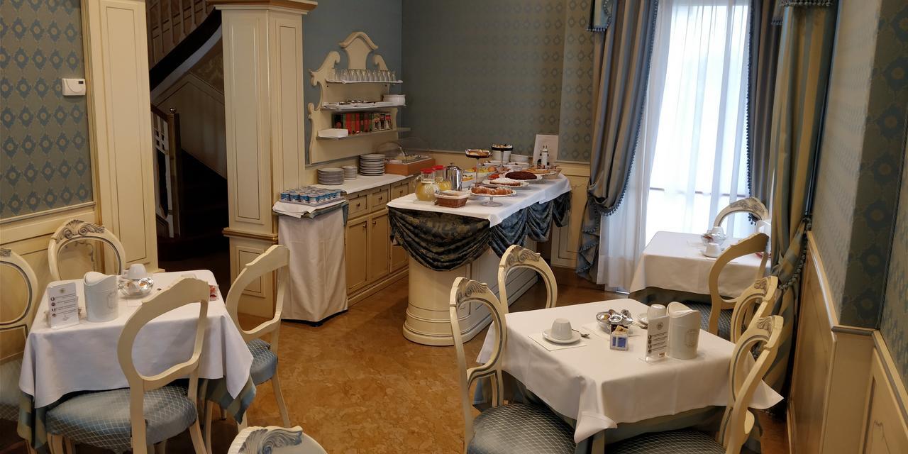 Hotel Villa Delle Palme Венеция Лидо Екстериор снимка