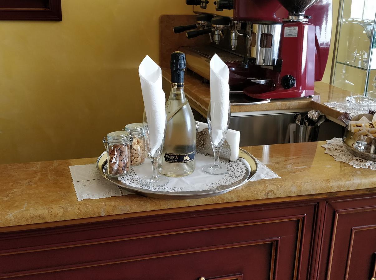 Hotel Villa Delle Palme Венеция Лидо Екстериор снимка