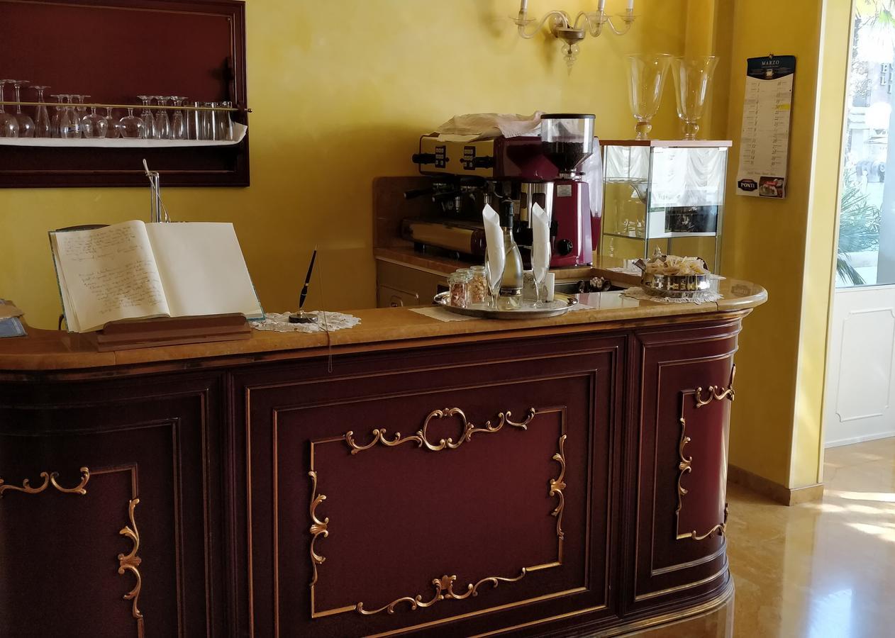 Hotel Villa Delle Palme Венеция Лидо Екстериор снимка