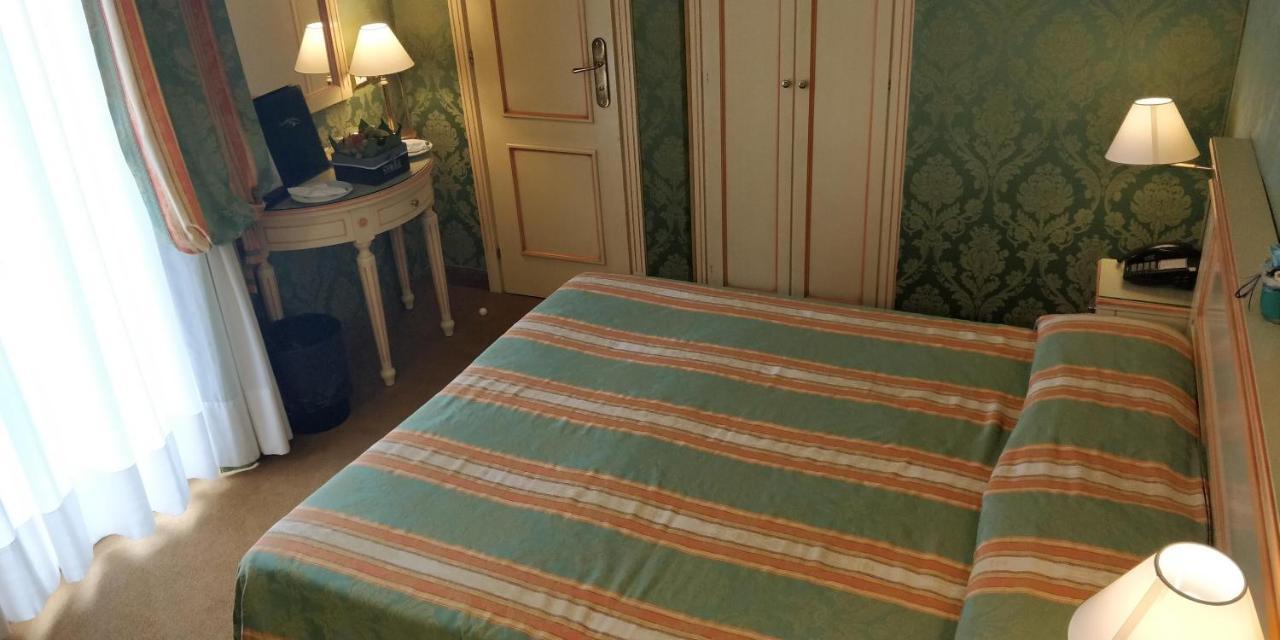 Hotel Villa Delle Palme Венеция Лидо Екстериор снимка